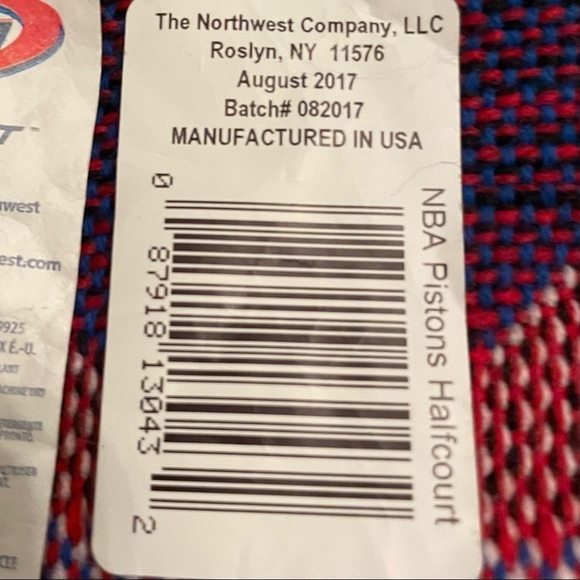 Detroit Pistons Halfcourt tapestry throw blanket new - Picture 6 of 6